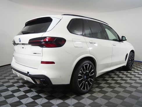 Certified 2026 BMW X5 xDrive50e w/ M Sport Package image 3