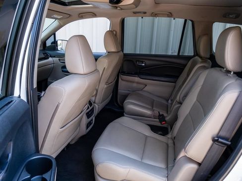 Used 2021 Honda Pilot Elite image 34