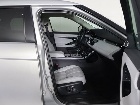 Used 2022 Land Rover Range Rover Evoque SE image 31