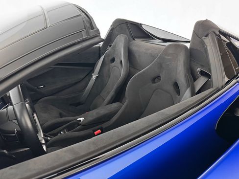 Used 2024 McLaren 750S Spider RWD image 13