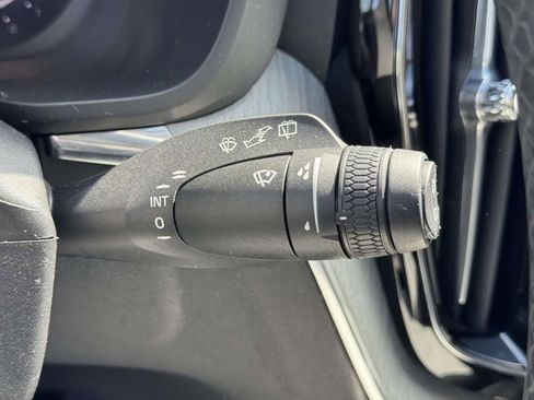 Certified 2025 Volvo XC60 B5 Plus AWD/4WD image 25