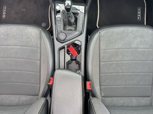 Used 2023 Volkswagen Taos SE w/ Panoramic Sunroof Package image 31