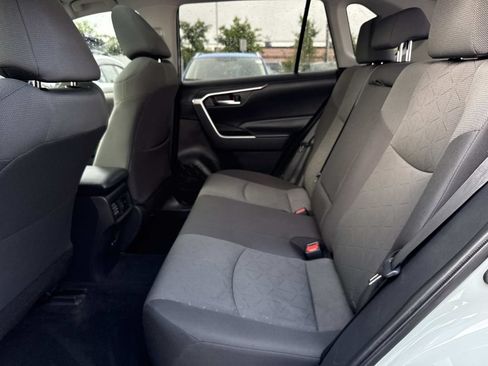 Used 2022 Toyota RAV4 XLE w/ Convenience Package AWD/4WD image 11