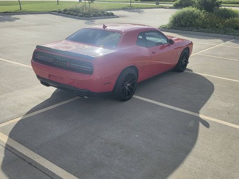Used 2015 Dodge Challenger R/T Scat Pack RWD image 7
