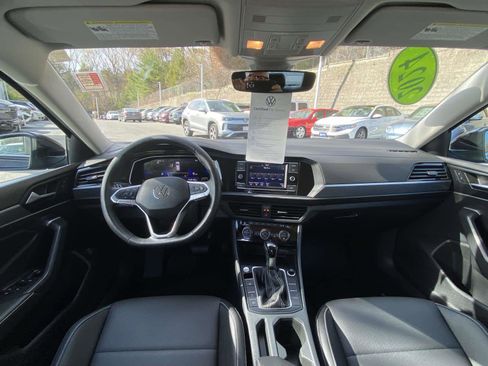 Certified 2024 Volkswagen Jetta SE FWD image 20