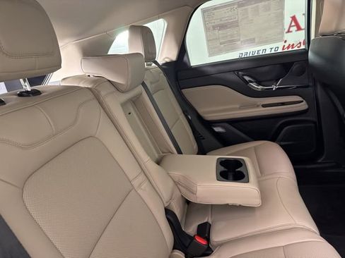 New 2026 Lincoln Corsair Premiere image 23