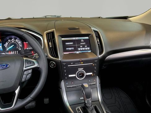 Used 2015 Ford Edge Titanium w/ Equipment Group 302A FWD image 9