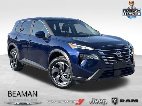 Used 2025 Nissan Rogue SV image 1