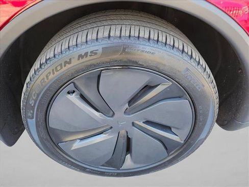 Used 2026 Tesla Model Y 2WD image 23