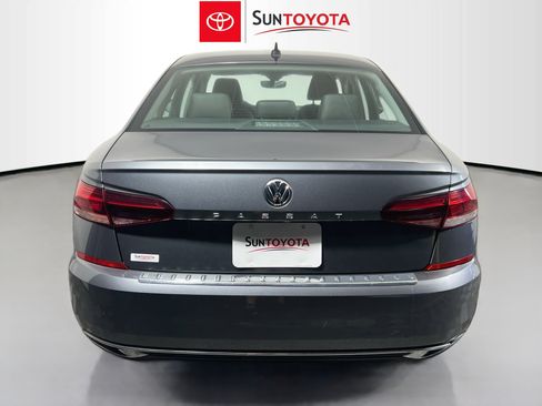 Used 2022 Volkswagen Passat 2.0T SE image 5
