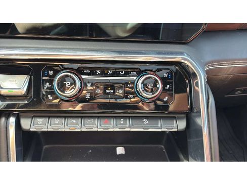 Used 2024 GMC Sierra 3500 Denali Ultimate AWD/4WD image 14