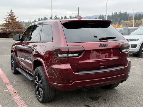 Used 2021 Jeep Grand Cherokee Laredo X image 8