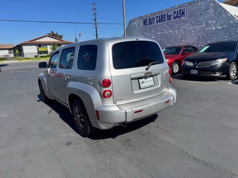 Used 2008 Chevrolet HHR LT FWD image 2