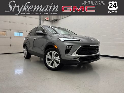 Used 2024 Buick Encore GX Preferred w/ Comfort Package AWD/4WD image 1
