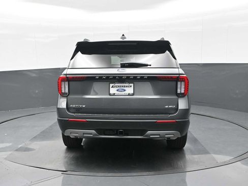 New 2026 Ford Explorer Active w/ Active Comfort Package image 8