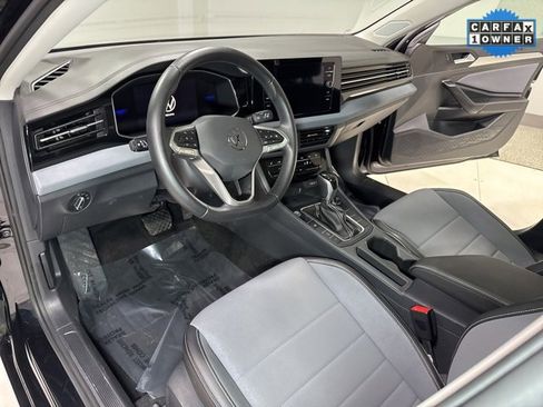 Used 2025 Volkswagen Jetta SE image 10