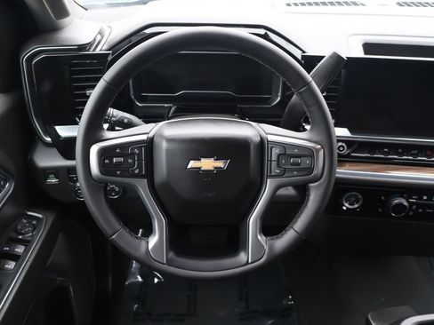 Used 2024 Chevrolet Silverado 1500 LT AWD/4WD image 34