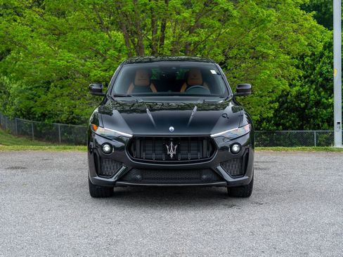 Used 2024 Maserati Levante Trofeo AWD/4WD image 8