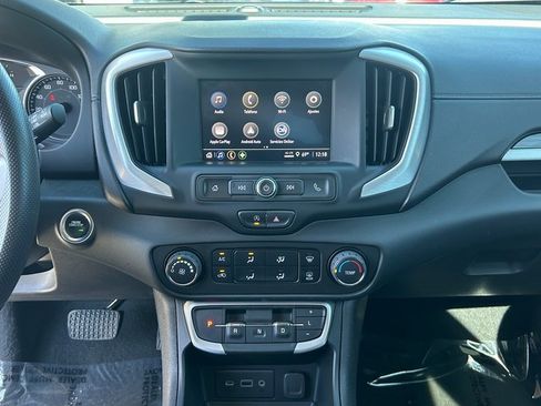 Used 2023 GMC Terrain SLE image 12