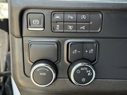 Used 2025 Chevrolet Tahoe LT RWD image 23