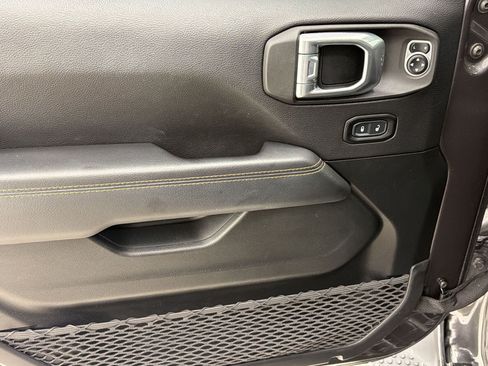 Used 2021 Jeep Wrangler Unlimited Sahara AWD/4WD image 13
