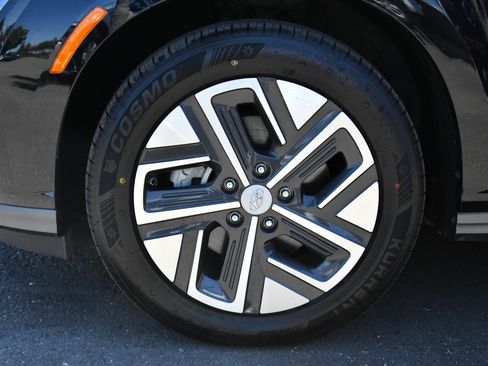 Used 2023 Hyundai Kona SE w/ Cargo Package FWD image 12