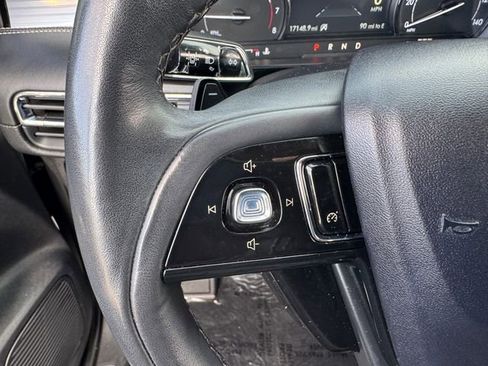 Used 2022 Lincoln Corsair Standard w/ Premium Package image 22