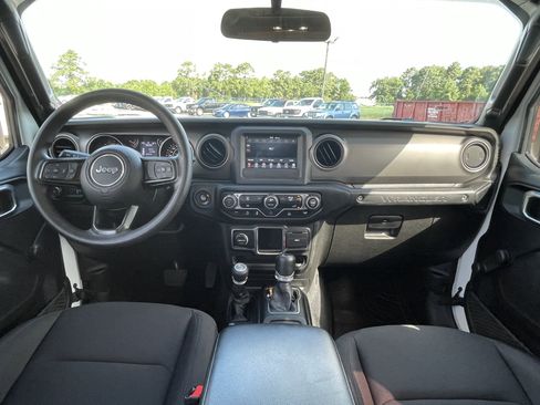 Used 2023 Jeep Wrangler Unlimited Sport AWD/4WD image 34