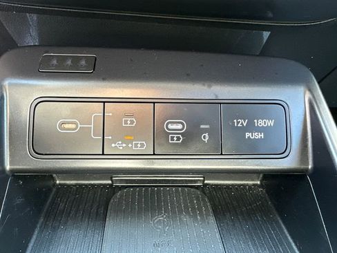 Used 2024 Hyundai Kona Limited FWD image 37