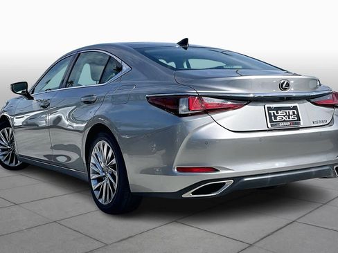 Used 2019 Lexus ES 350 Ultra Luxury w/ Accessory Package image 11
