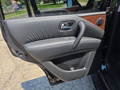 Used 2020 Nissan Armada SL w/ Premium Package AWD/4WD image 10