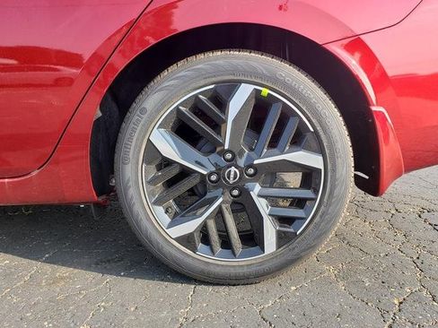 New 2025 Nissan Versa SR w/ Trunk Package image 22