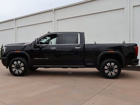 Certified 2025 GMC Sierra 3500 Denali w/ Denali Reserve Package AWD/4WD image 4