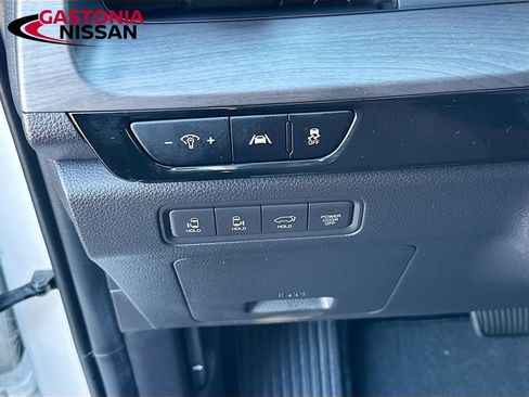 Used 2023 Kia Carnival SX image 11