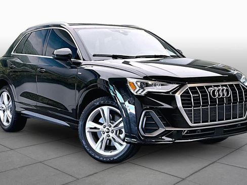 Used 2024 Audi Q3 2.0T Premium w/ Convenience Package AWD/4WD image 3