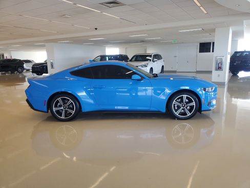 Used 2025 Ford Mustang Premium RWD image 11