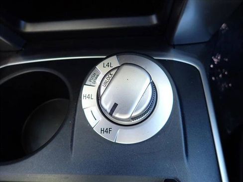 Used 2018 Toyota 4Runner Limited AWD/4WD image 19