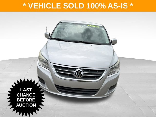 Used 2010 Volkswagen Routan SE FWD image 10