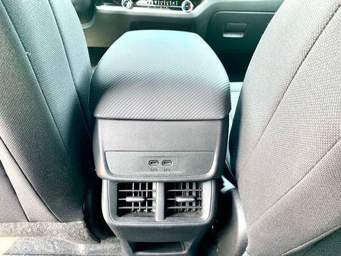 Used 2025 Chevrolet Equinox LT FWD image 15
