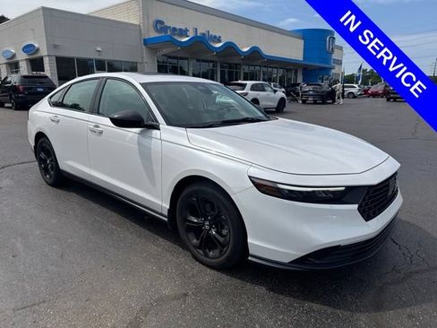 Used 2025 Honda Accord SE image 1