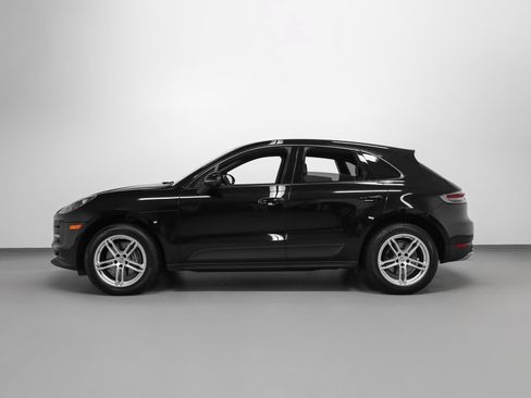 Certified 2021 Porsche Macan AWD/4WD image 2