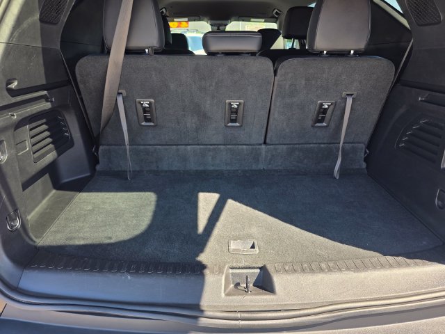 Used 2026 Chevrolet Traverse LT FWD image 13