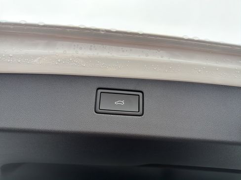 New 2026 Volkswagen Tiguan SE AWD/4WD image 25