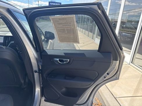 Certified 2025 Volvo XC60 B5 Plus AWD/4WD image 12