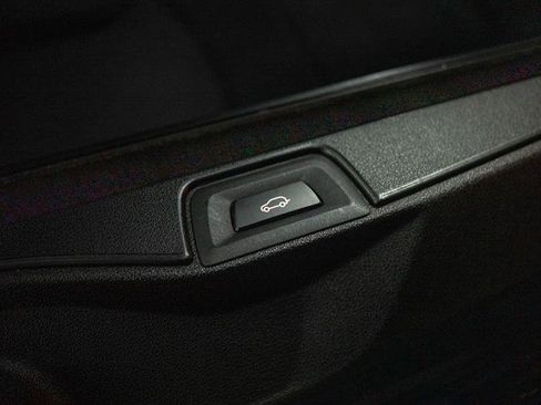 Used 2019 BMW X5 xDrive40i w/ M Sport Package image 9