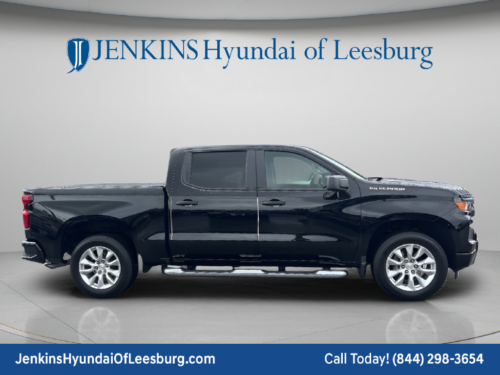 Used 2026 Chevrolet Silverado 1500 Custom RWD image 3