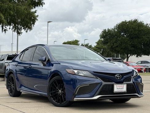 Used 2023 Toyota Camry XSE FWD image 2
