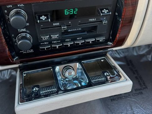 Used 1994 Cadillac De Ville Concours FWD image 59