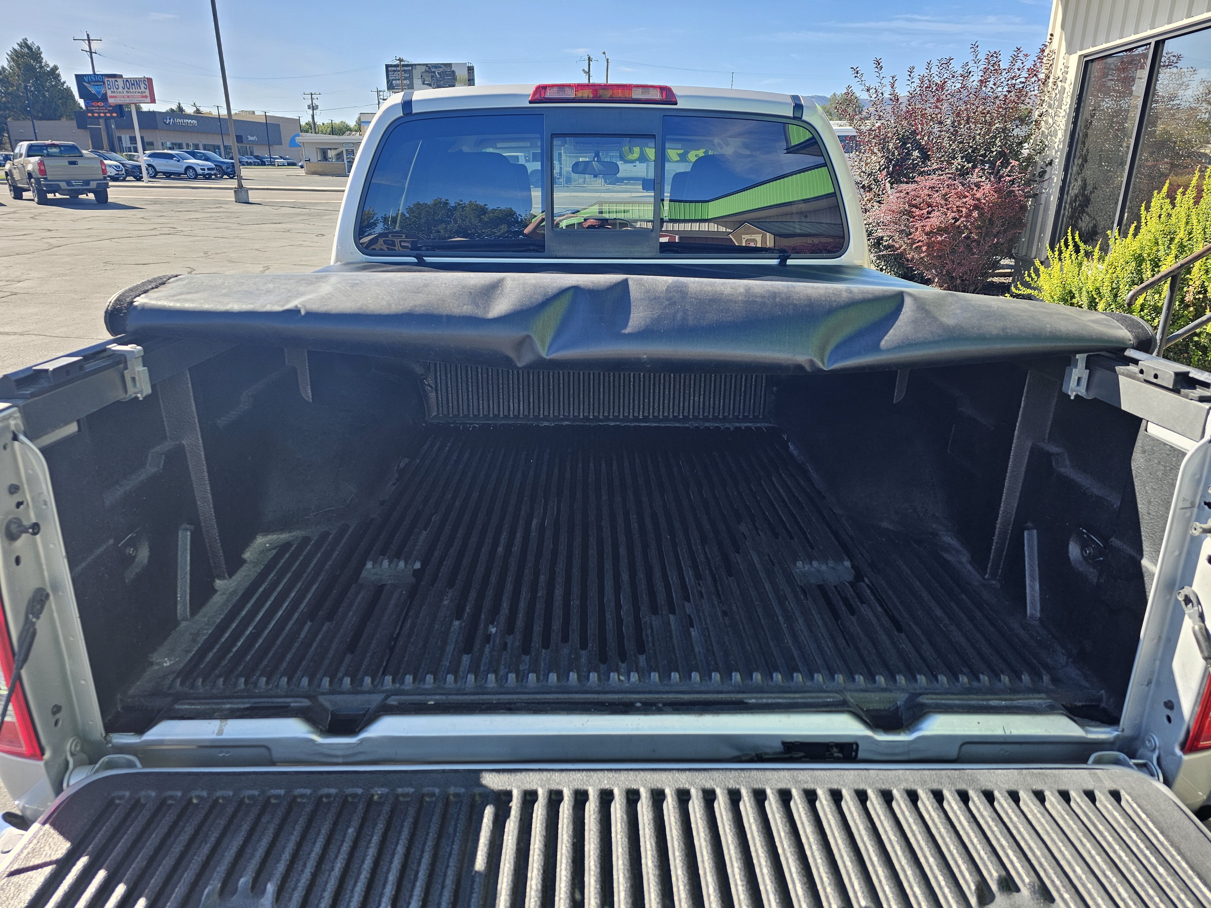 Used 2019 Nissan Frontier SV RWD image 9