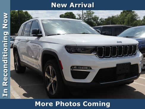 Used 2023 Jeep Grand Cherokee Limited AWD/4WD image 1